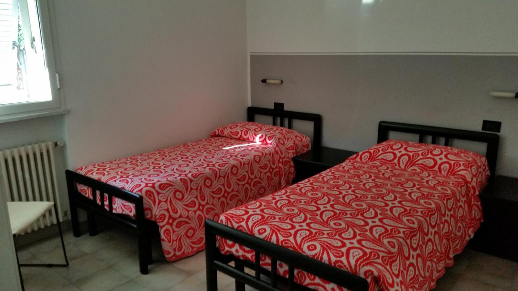 Residence Villa Carmen Fronte Mare A 50 Mt Pietra Ligure Zimmer foto