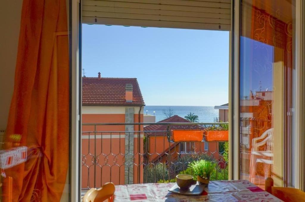 Residence Villa Carmen Fronte Mare A 50 Mt Pietra Ligure Exterior foto