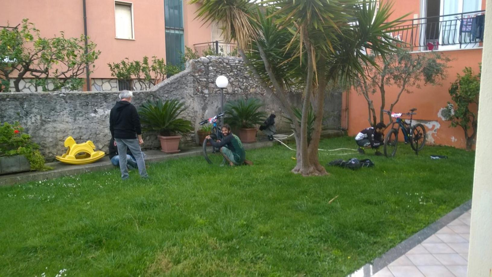 Residence Villa Carmen Fronte Mare A 50 Mt Pietra Ligure Exterior foto